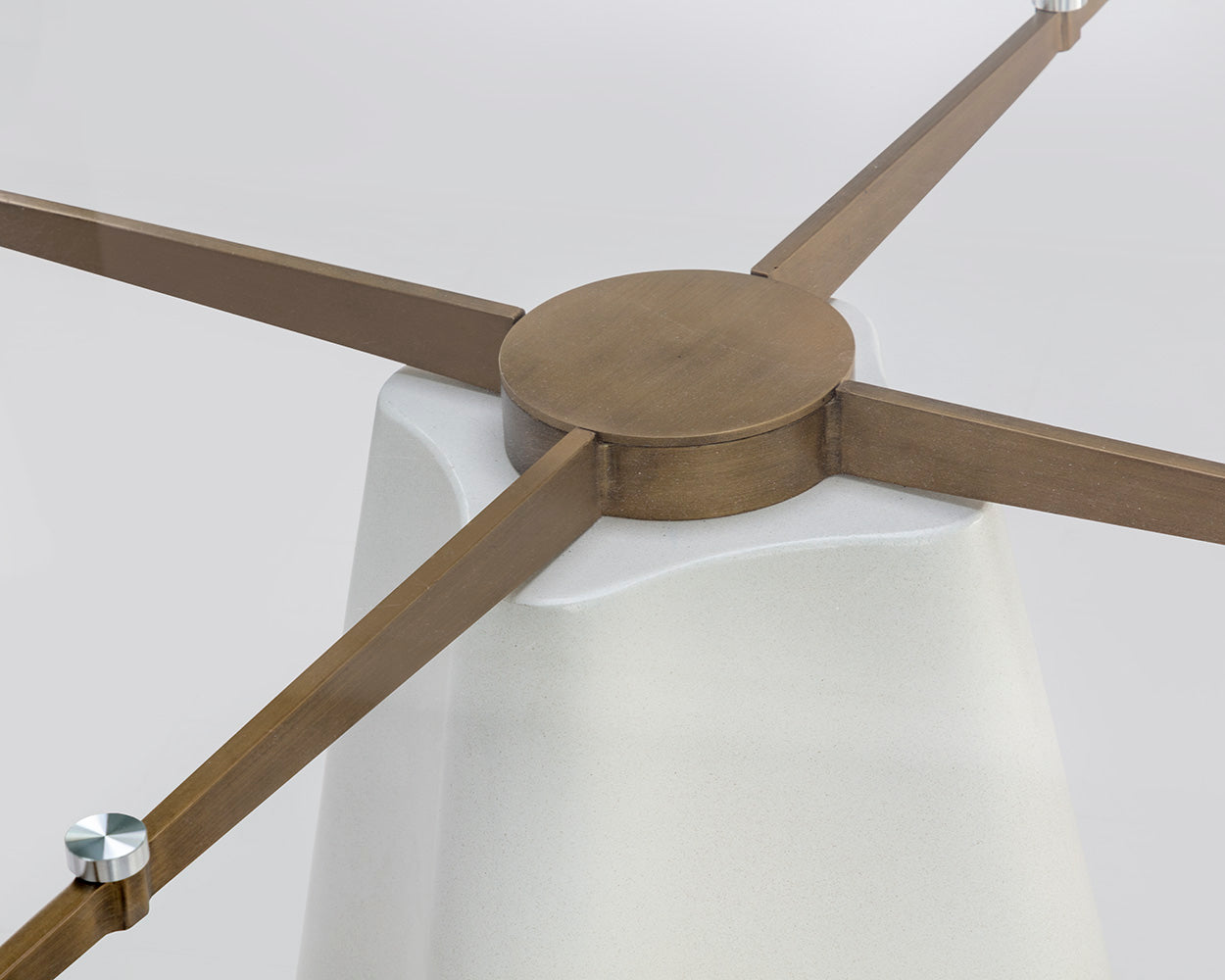 Moda Dining Table